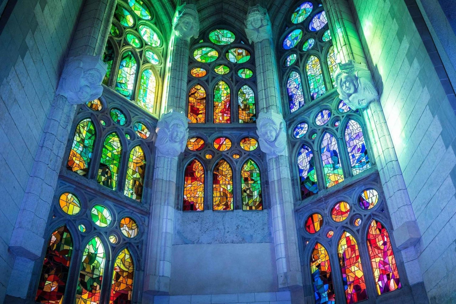 Barcelona: Sagrada Família Hopp over køen-tur og inngangsbillett