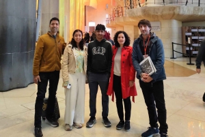 Barcelona: Sagrada Familia Skip-the-line Tour with Guide