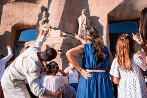 Barcellona: tour per bambini in tour per piccoli gruppi alla Sagrada Familia