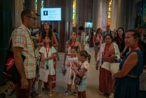 Barcellona: tour per bambini in tour per piccoli gruppi alla Sagrada Familia