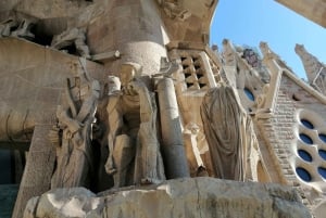 Sagrada Familia Guided Group Tour