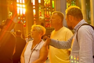 Barcelona: Sagrada Família Tour mit Zugang ohne Anstehen