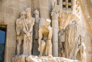 Barcellona: Tour della Sagrada Familia con opzione di accesso alla torre