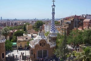 Barcelona: Sagrada Familia with Towers and Park Güell Tour