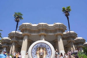 Barcelona: Sagrada Familia with Towers and Park Güell Tour