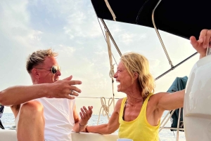 Barcelona: Navega con tu yate privado