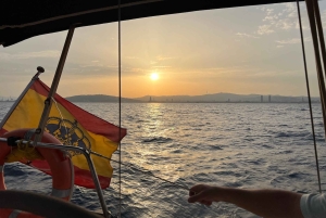 Barcelona: Navega con tu yate privado