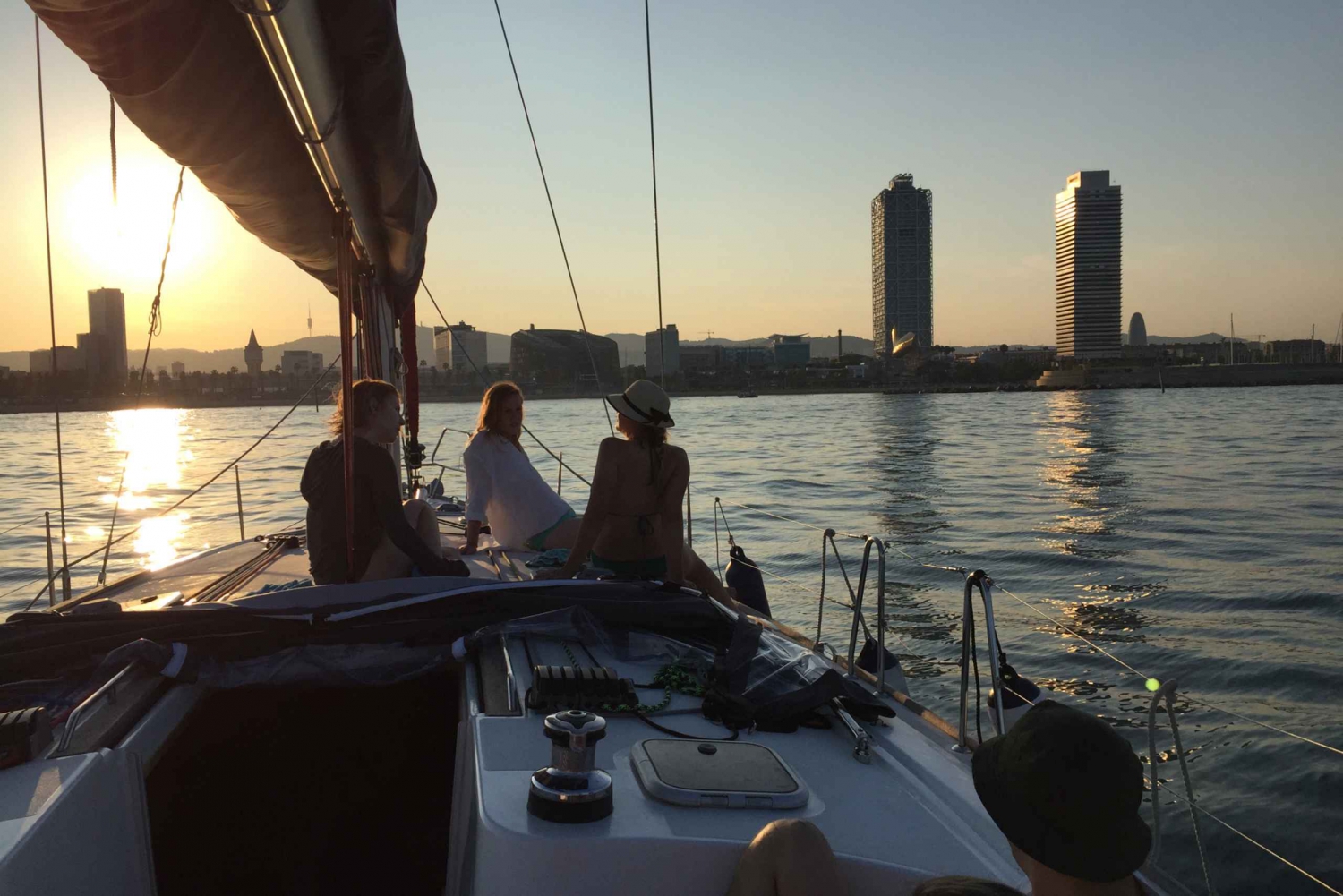 Barcelona: 2-Hour Sunset Sailboat Trip