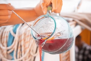 Aventura de vela em Barcelona com oficina de sangria