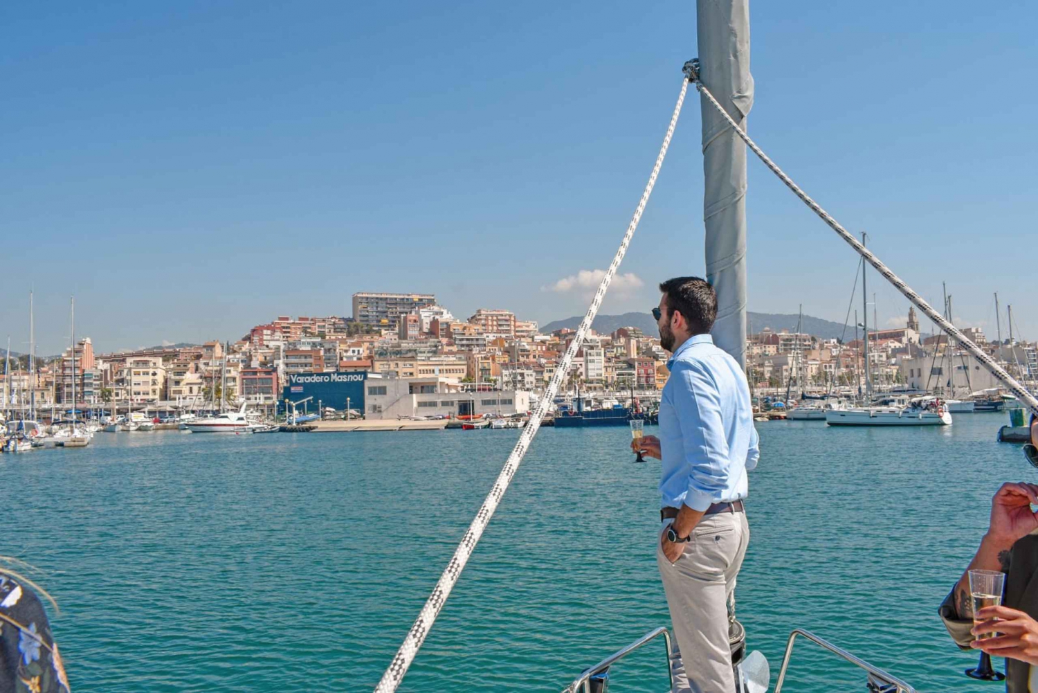 Barcelona: Sailing Cruise and Vineyard Visit with Tasting