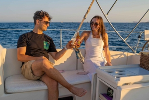 Barcelona:Private Sailing excursion along the coast + brunch