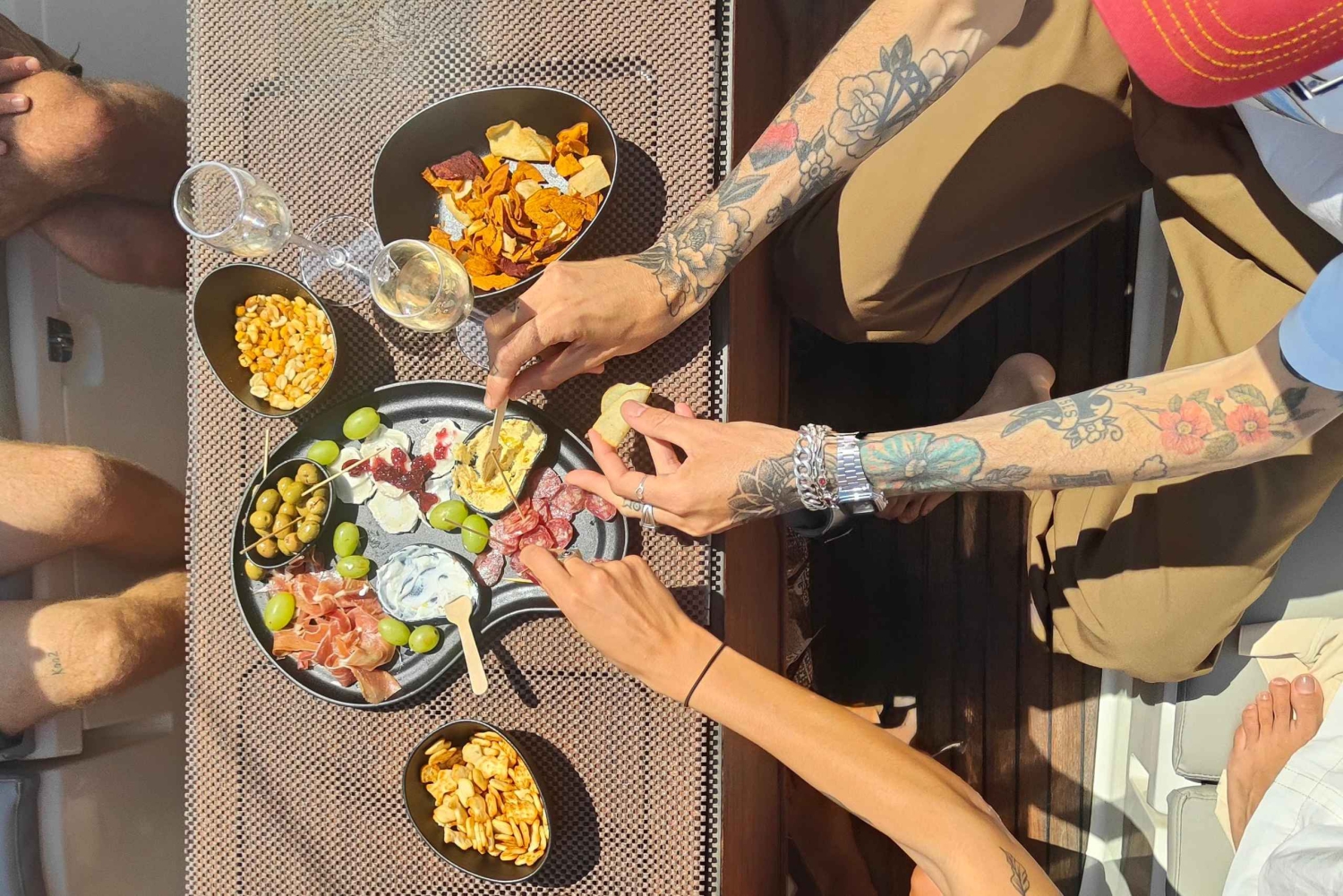 Barcelona: Luxus-Segeltörn mit Snacks & Drinks