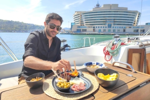 Barcelona: Luxus-Segeltörn mit Snacks & Drinks