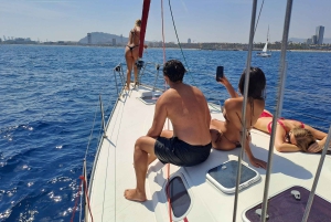 Barcelona: Seglingstur med drycker och snacks