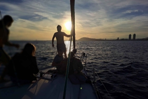 Barcelona: Seglingstur med drycker och snacks