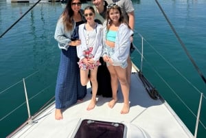 Barcelona: Sailing Tour with Drinks and Swim Stop