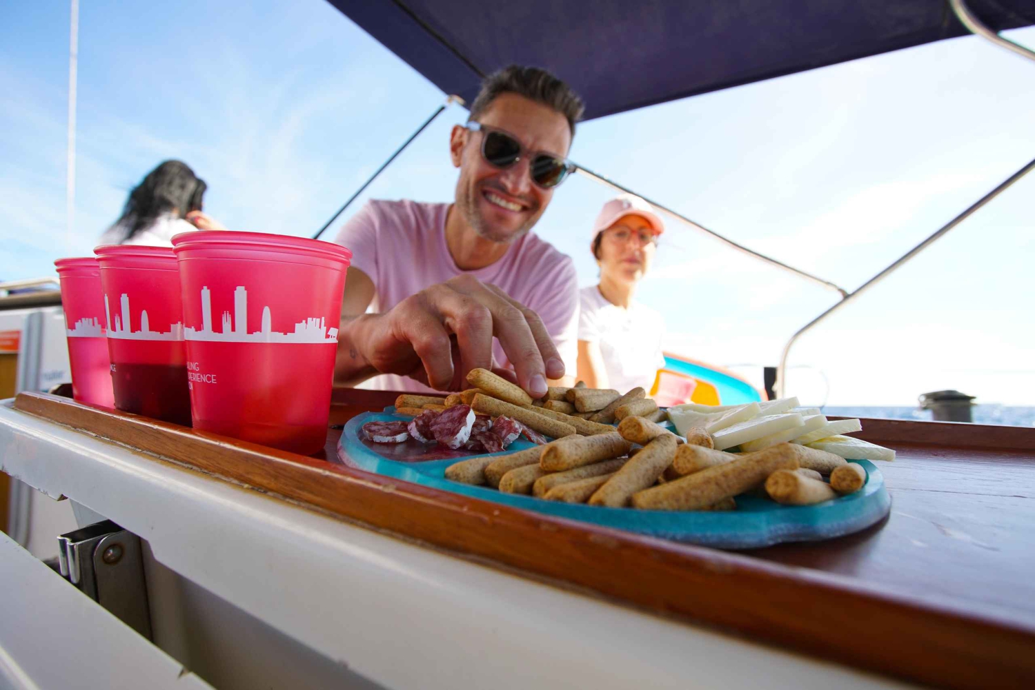 Barcelona: Excursión en velero con tapas y bebidas españolas