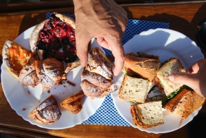 Barcelona: Excursión en velero con tapas y bebidas españolas