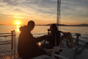 Barcelona: Sailing Tour + Food, Drinks, Swim & Sunset Option