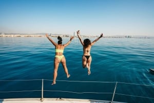 Barcelona: Sailing Tour with Young Local Captain & Drinks