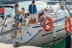 Barcelona: Sailing Tour with Young Local Captain & Drinks