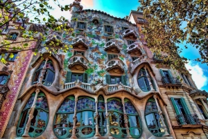 Barcelona: Sailing Trip, Sagrada Familia, and Casa Battló
