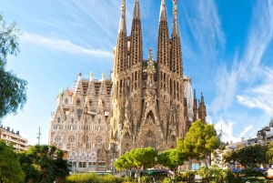 Barcelona: Sailing Trip, Sagrada Familia, and Casa Batlló