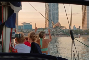 Барселона: Прогулка под парусом с напитками и закусками