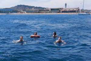 Барселона: Прогулка под парусом с напитками и закусками