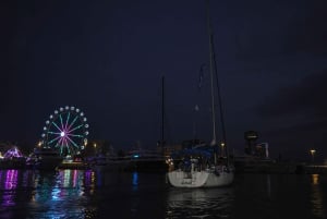 Barcelona: rejs z otwartym barem, katalońską przekąską i przystankiem na kąpiel