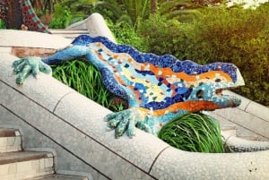 Barcelona: Sagrada Familia & Park Güell Guided Tour & Ticket