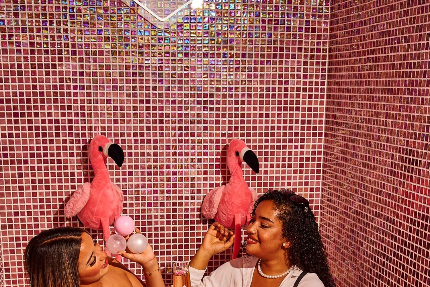 Barcelona: Cena sensorial, cóctel exclusivo y espectáculo en directo.