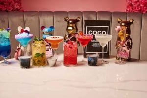 Barcelona: Sinnesdinner mit Signature-Cocktail und Live-Show