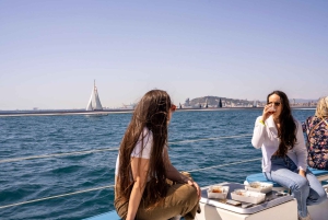 Barcelona: Gedeelde cruise met chille muziek