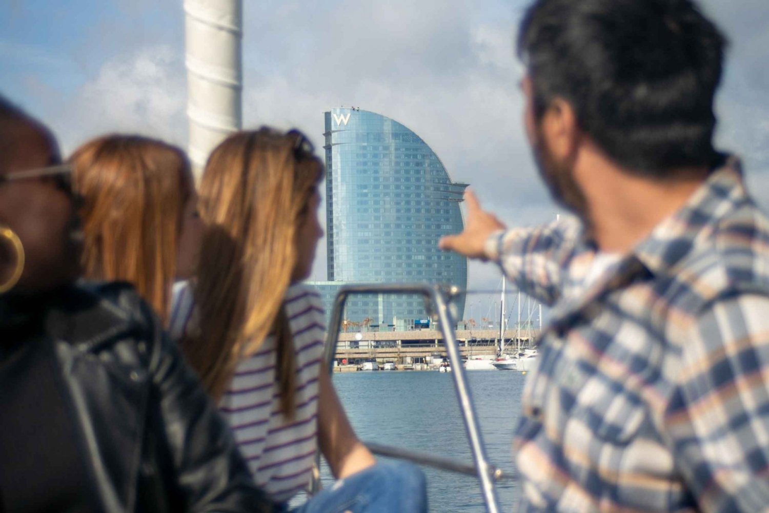 Barcelona sightseeing seiling