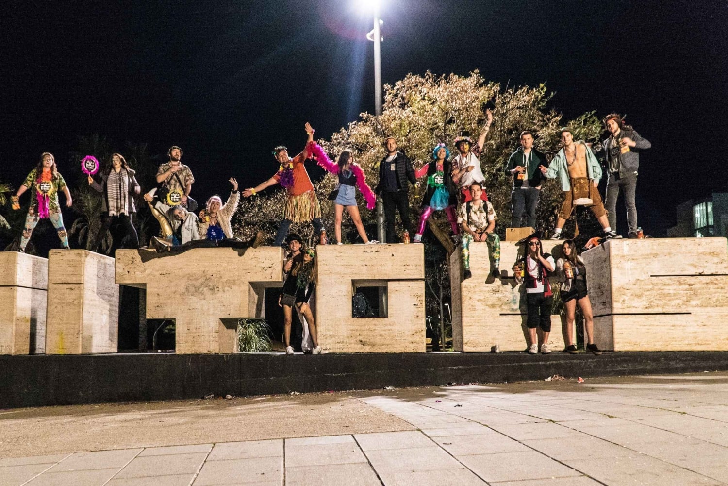 Barcelona: Sitges karnevalsbuss med forfest