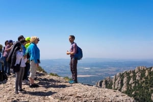 Barcelona: Sitges & Montserrat Monastery Tour with Easy Hike