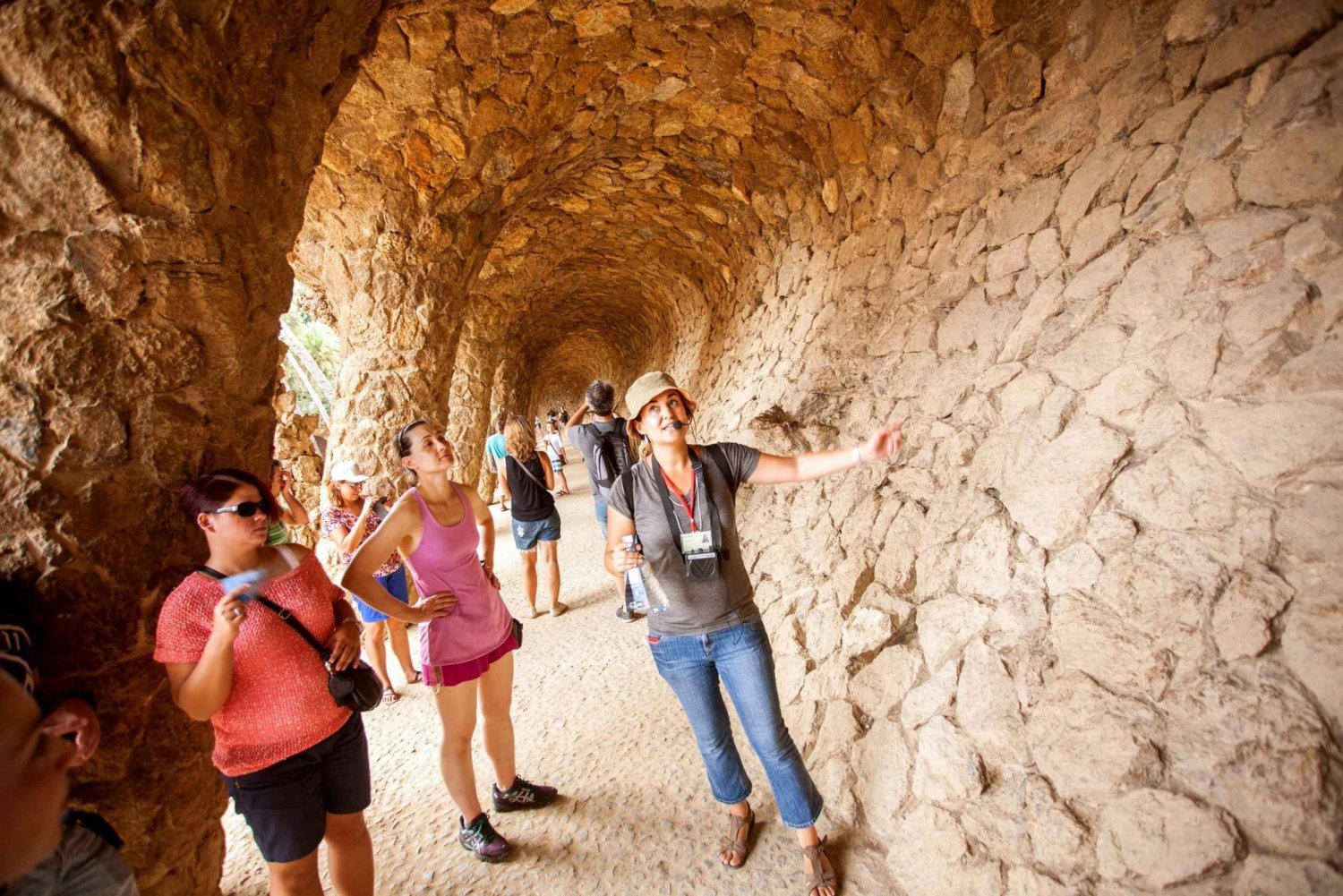 Barcelona: Skip-the-Line Park Güell Guided Walking Tour