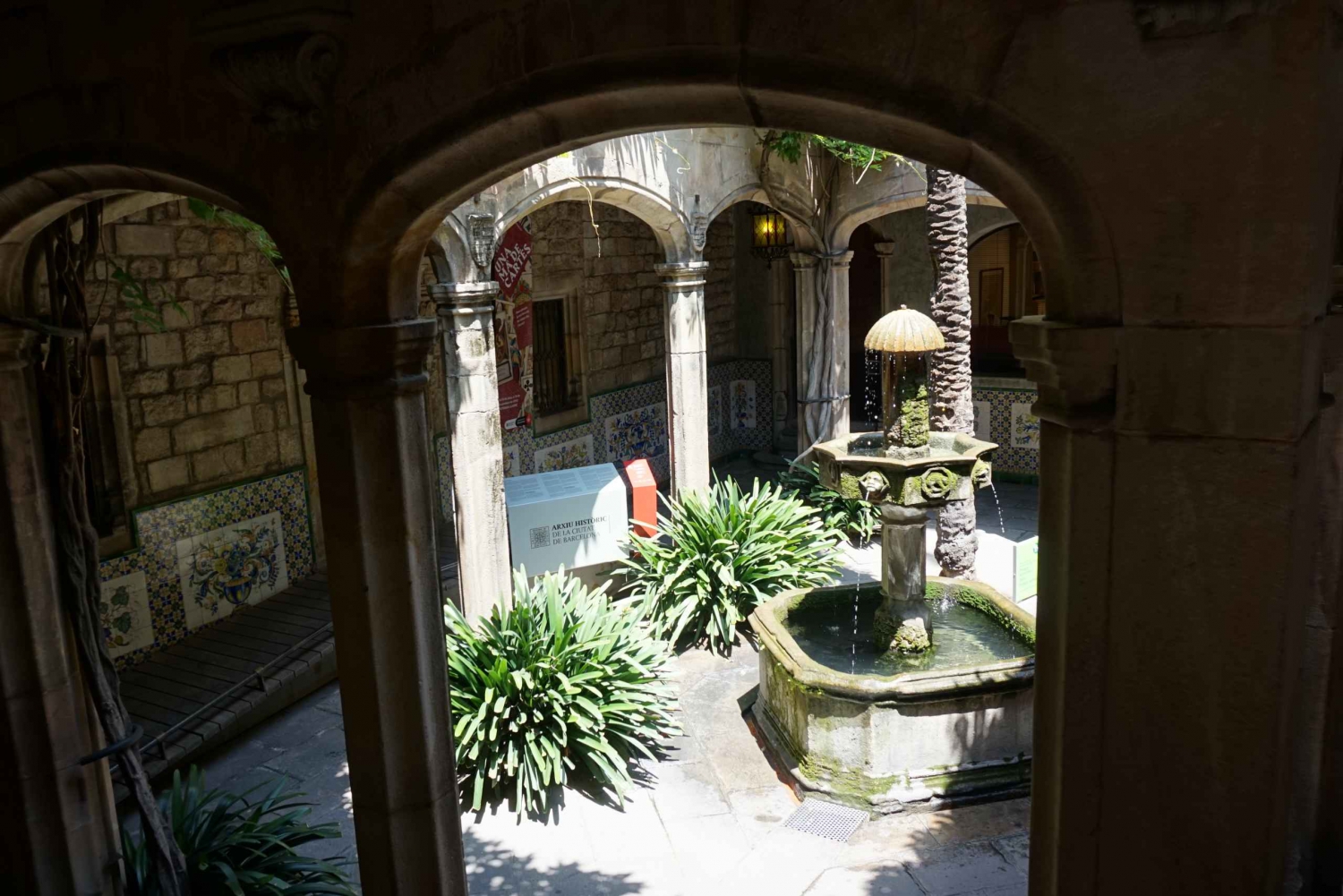 Barcelona: Slow Tour of the Gothic Quarter and Beyond