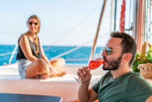 Barcelona: Daytime or Sunset Catamaran Cruise with Drink