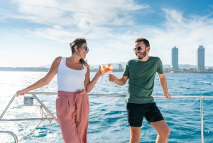 Barcelona: Daytime or Sunset Catamaran Cruise with Drink