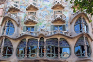 Barcelona: Small-Group Evening Bike Tour