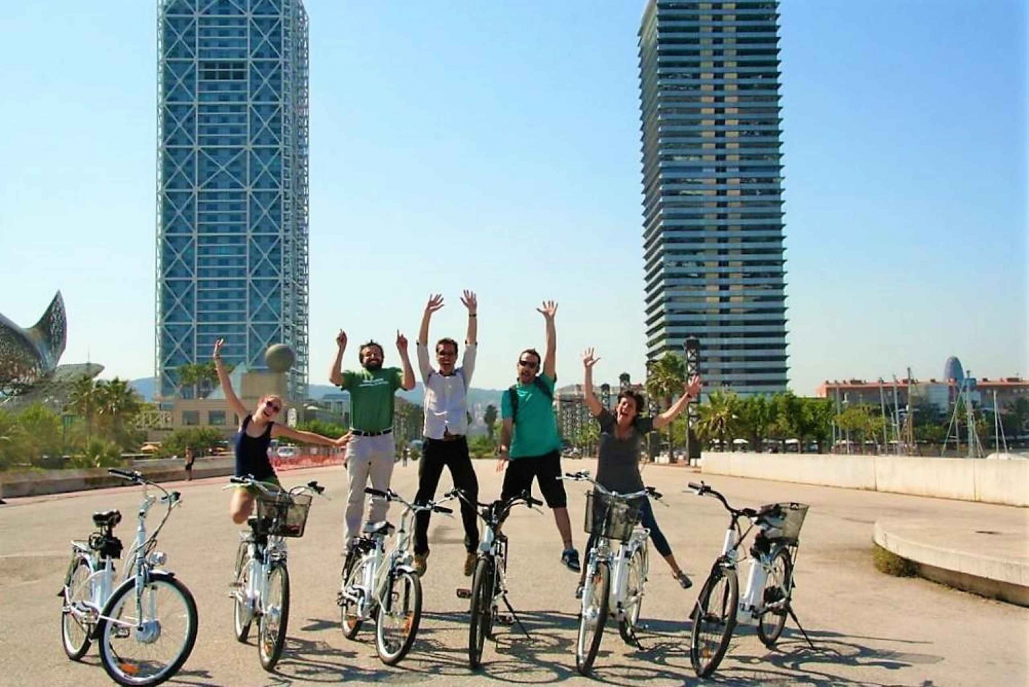 Barcellona: Tour per piccoli gruppi o tour privato in bicicletta