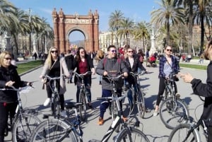 Barcellona: Tour per piccoli gruppi o tour privato in bicicletta