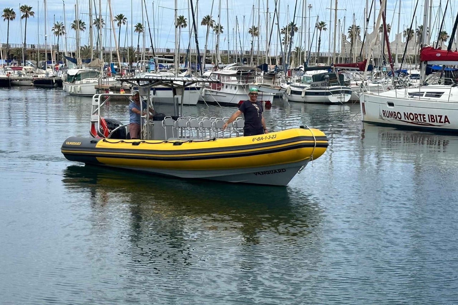 バルセロナ：スピードボートのスカイラインビュー