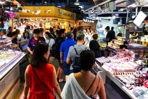 Barcelona: Street Food & Sightseeing Tour with Local Market