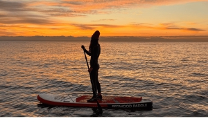 Barcelona: Paddleboard-Tour bei Sonnenaufgang mit Fotos & Frühstück