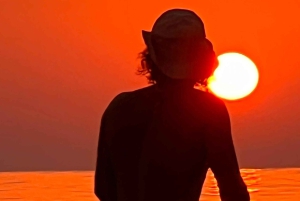 Barcelona: Paddleboard-Tour bei Sonnenaufgang mit Fotos & Frühstück