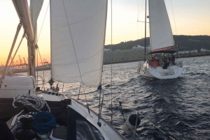 Barcelona: Sunrise Private Sailing Experience