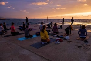 Barcelona: Soloppgangsyoga ved havet og morgendukkert